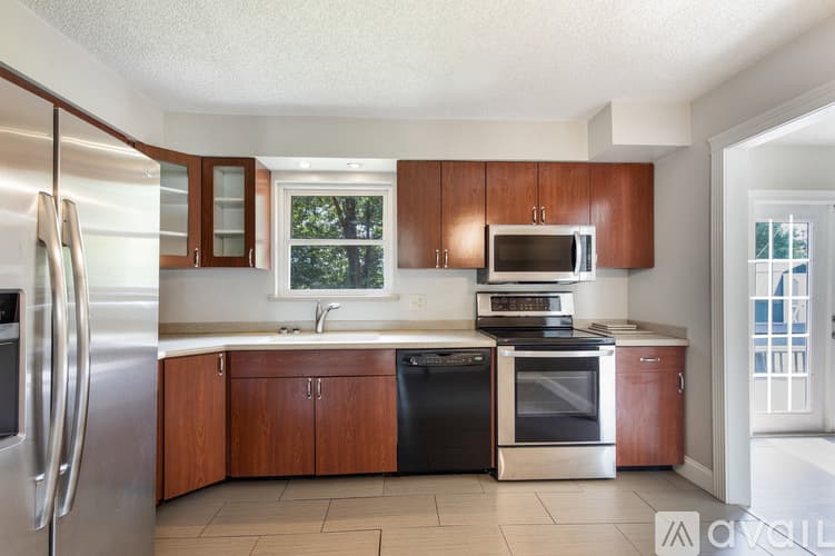 Knoxville House: 1505 Aldenwood Ln