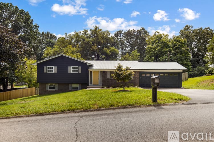 Knoxville House: 1505 Aldenwood Ln