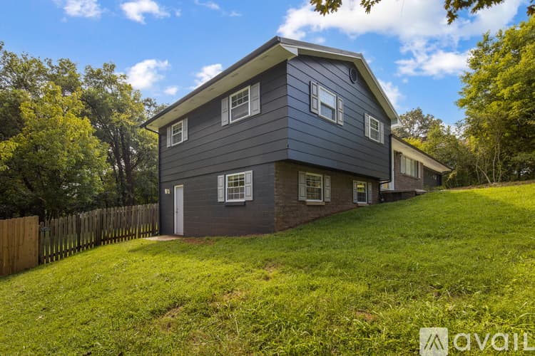 Knoxville House: 1505 Aldenwood Ln
