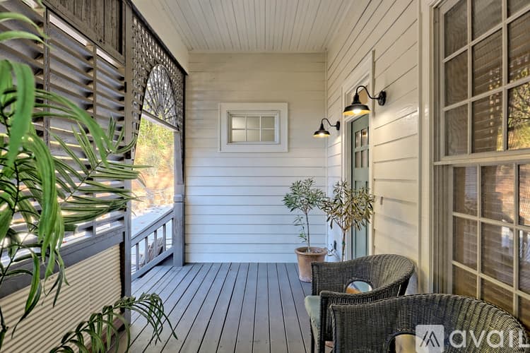 Clayton House: 171 Timpson Cove Rd