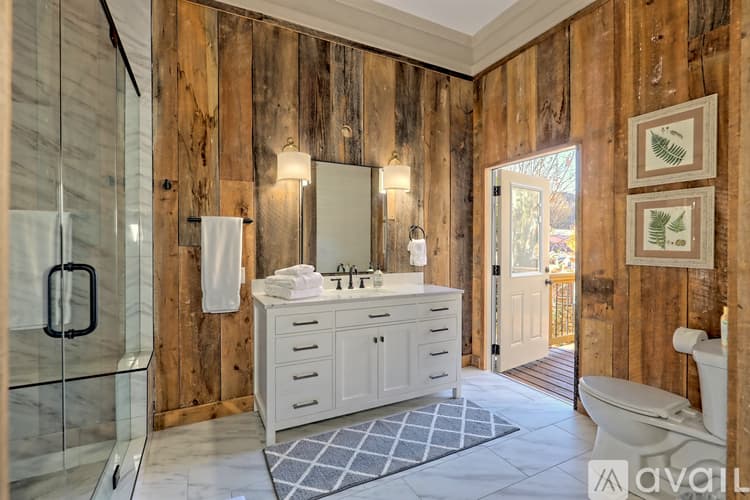 Clayton House: 171 Timpson Cove Rd