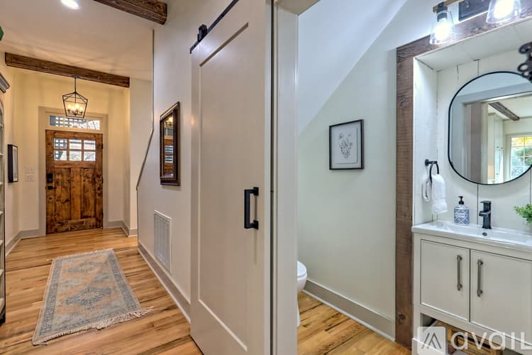 Clayton House: 171 Timpson Cove Rd