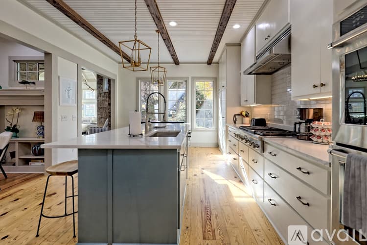 Clayton House: 171 Timpson Cove Rd
