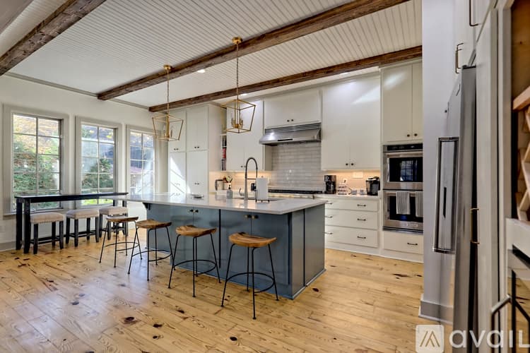Clayton House: 171 Timpson Cove Rd