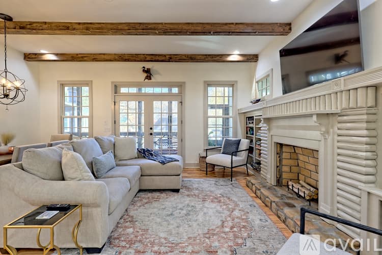 Clayton House: 171 Timpson Cove Rd