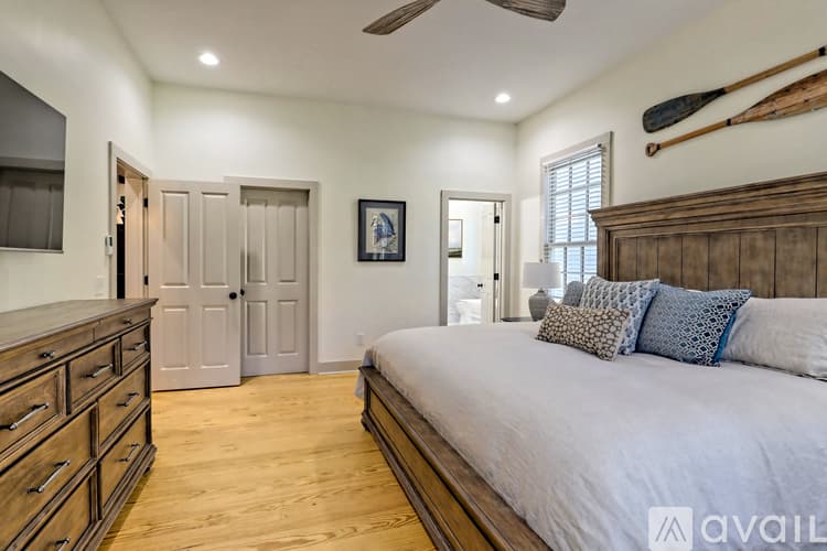 Clayton House: 171 Timpson Cove Rd