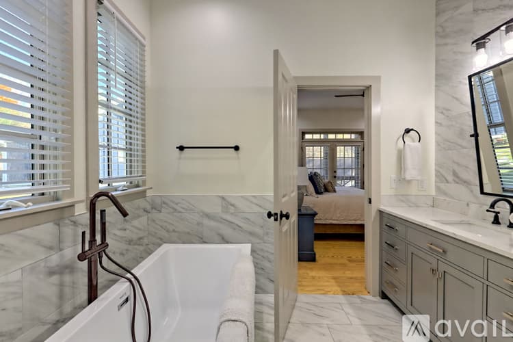 Clayton House: 171 Timpson Cove Rd