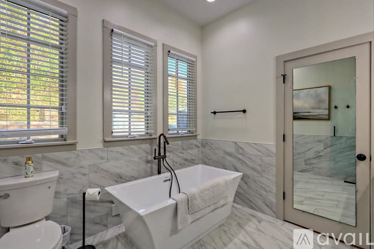 Clayton House: 171 Timpson Cove Rd