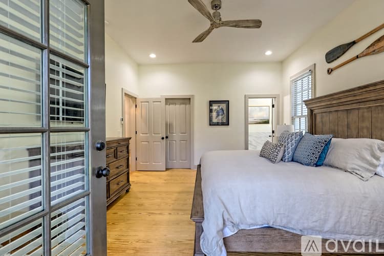Clayton House: 171 Timpson Cove Rd