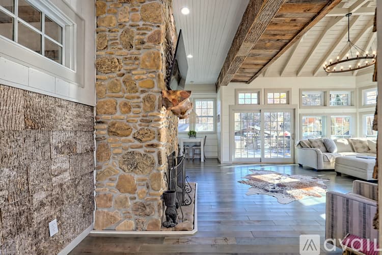 Clayton House: 171 Timpson Cove Rd
