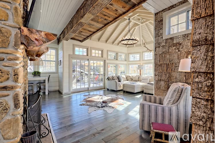 Clayton House: 171 Timpson Cove Rd