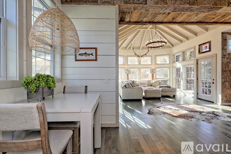 Clayton House: 171 Timpson Cove Rd