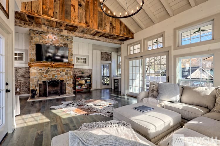 Clayton House: 171 Timpson Cove Rd