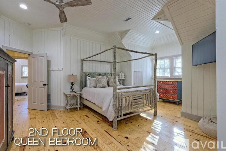 Clayton House: 171 Timpson Cove Rd