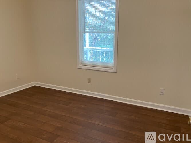 Suwanee House: 577 Virginia Ave