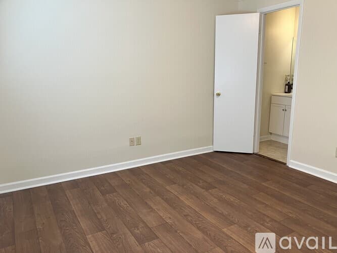 Suwanee House: 577 Virginia Ave