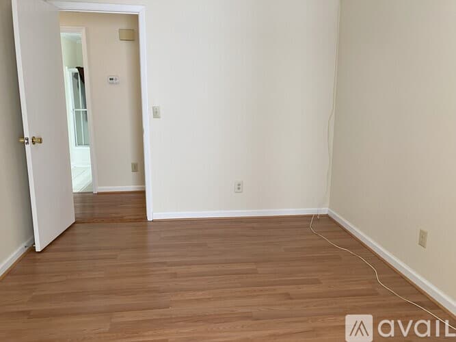 Suwanee House: 577 Virginia Ave