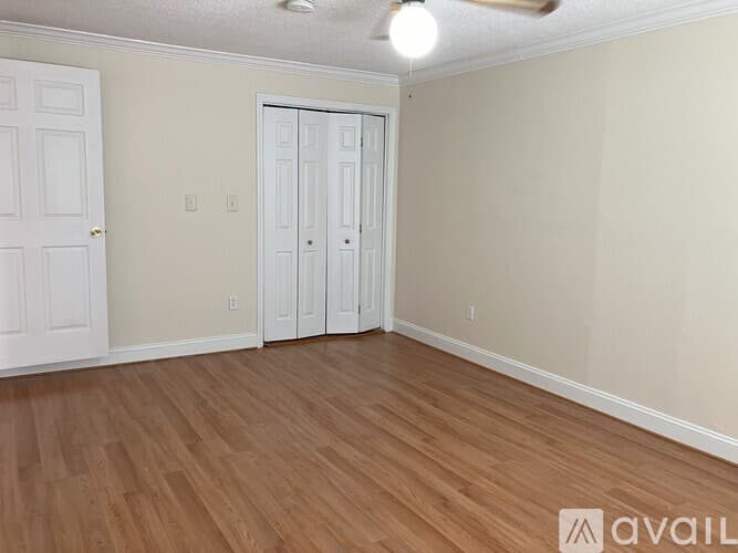 Suwanee House: 577 Virginia Ave