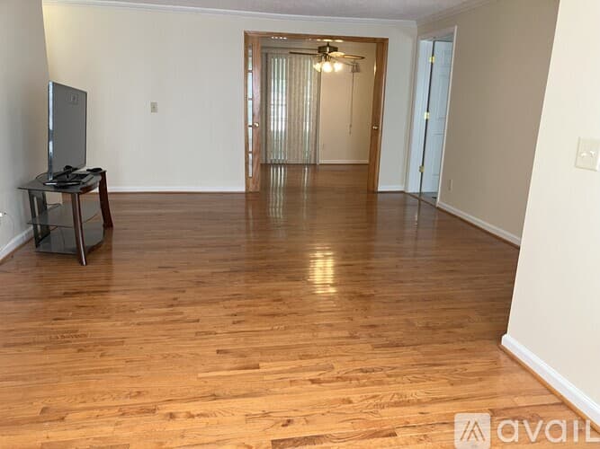 Suwanee House: 577 Virginia Ave
