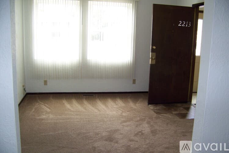 Pekin House: 2213 Stoneybrook Rd