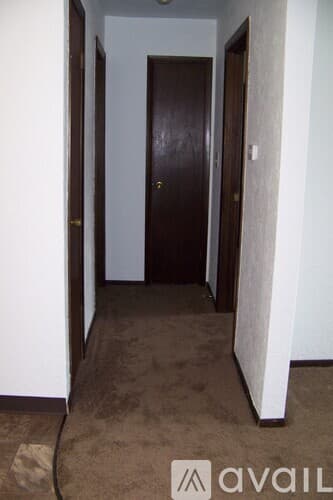 Pekin House: 2213 Stoneybrook Rd