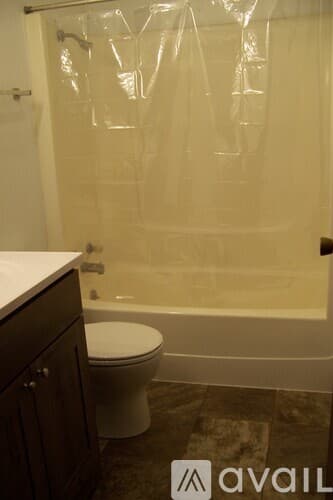 Pekin House: 2213 Stoneybrook Rd