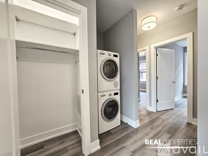 Chicago Condo: 3937 N Janssen Ave