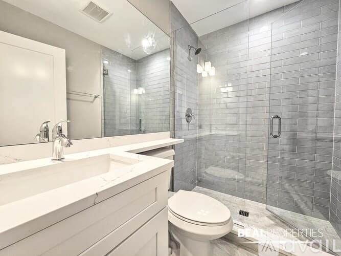 Chicago Condo: 3937 N Janssen Ave