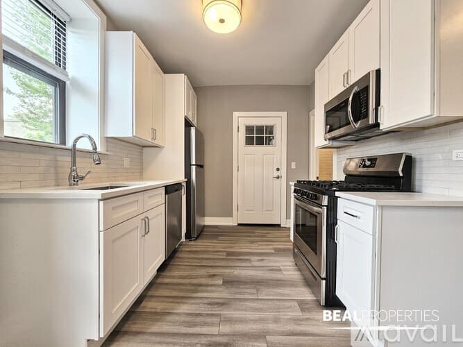 Chicago Condo: 3937 N Janssen Ave