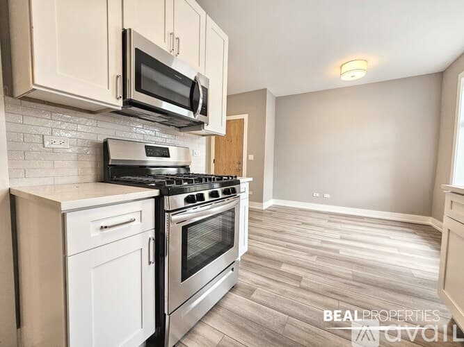 Chicago Condo: 3937 N Janssen Ave