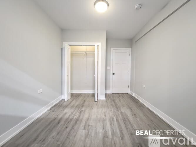 Chicago Condo: 819 W Waveland Ave