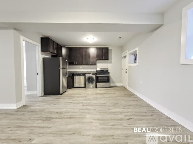 Chicago Condo: 819 W Waveland Ave