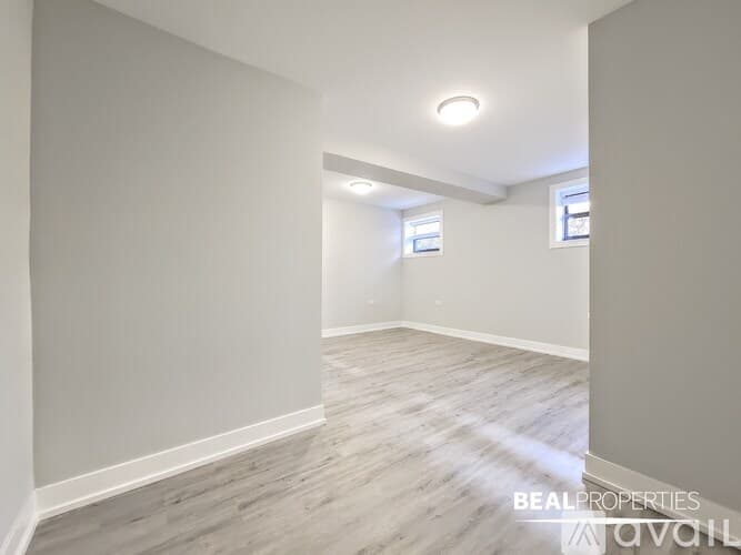 Chicago Condo: 819 W Waveland Ave