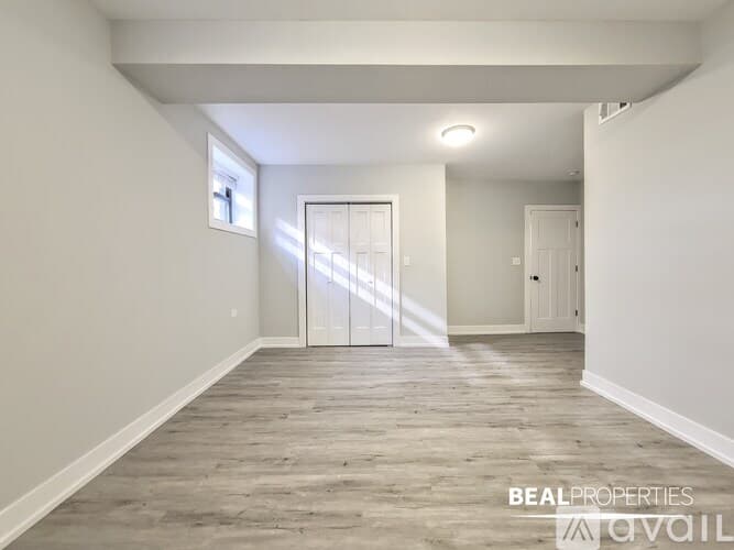 Chicago Condo: 819 W Waveland Ave
