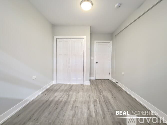 Chicago Condo: 819 W Waveland Ave