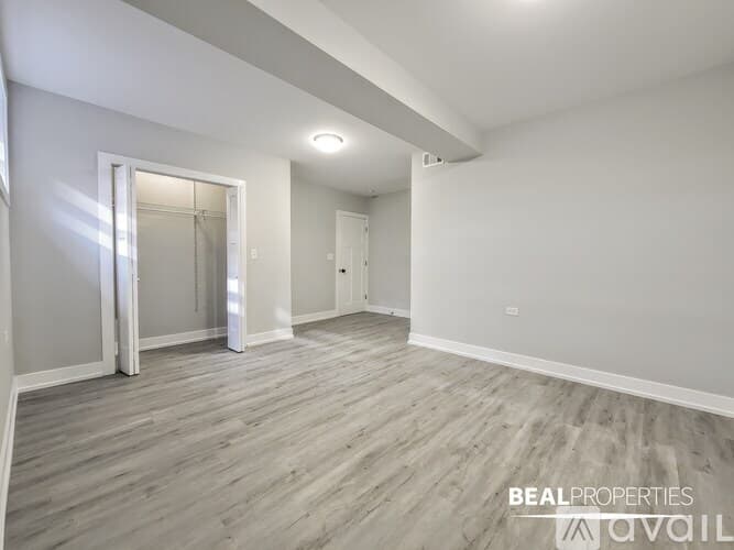 Chicago Condo: 819 W Waveland Ave