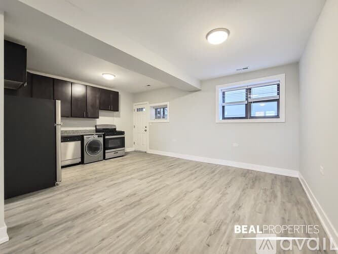 Chicago Condo: 819 W Waveland Ave