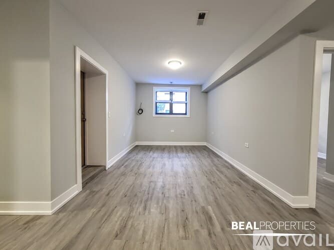 Chicago Condo: 819 W Waveland Ave