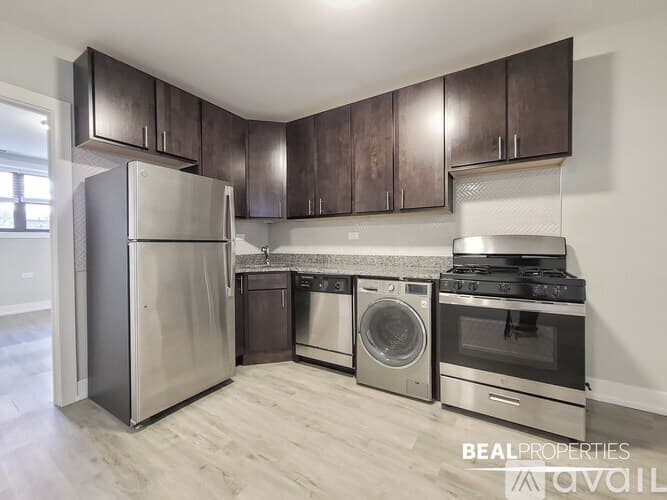 Chicago Condo: 819 W Waveland Ave