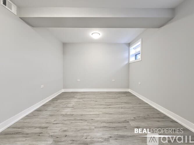 Chicago Condo: 819 W Waveland Ave