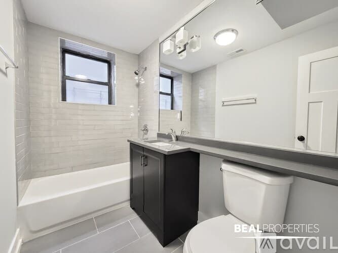 Chicago Condo: 819 W Waveland Ave