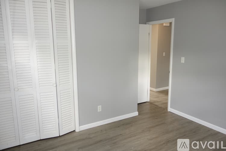 Columbus House: 5289 Eisenhower Rd