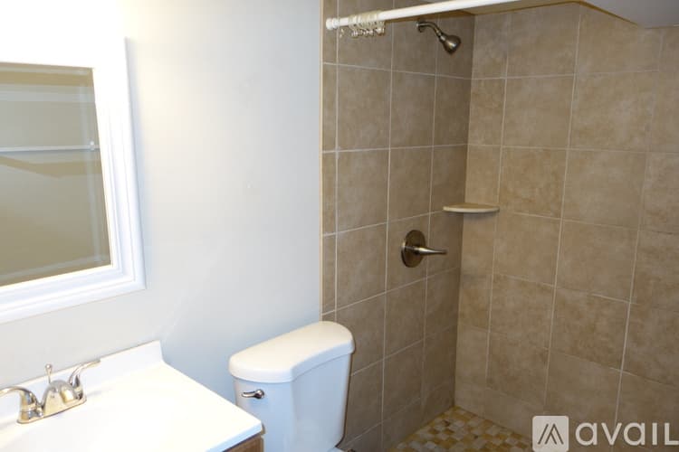 Columbus House: 5289 Eisenhower Rd