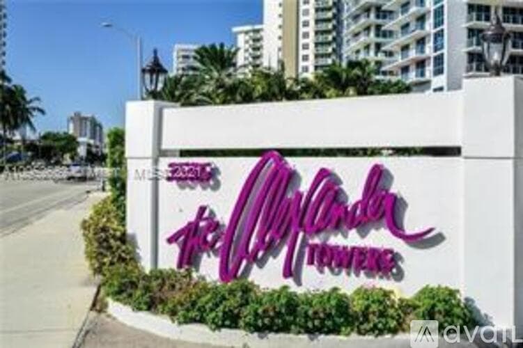 Hollywood Apartment: 3505 S Ocean Dr