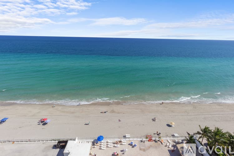 Hollywood Apartment: 3505 S Ocean Dr