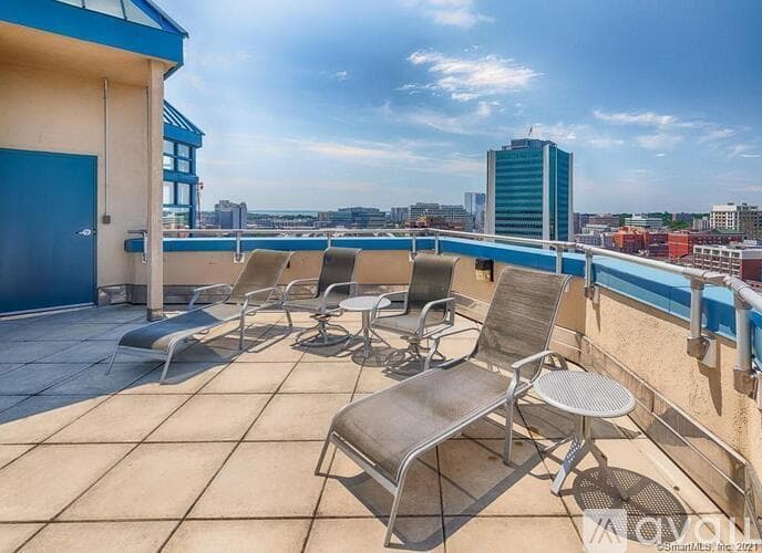 Stamford Apartment: 25 Forest St