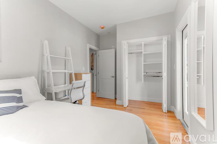 Boston Apartment: 1047 Saratoga St