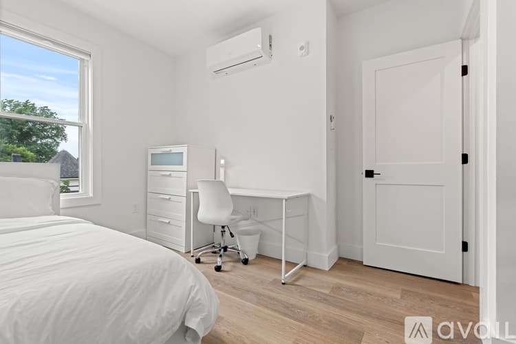 Boston Apartment: 621 E 8th St