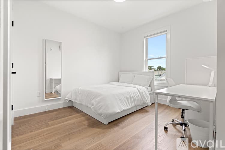 Boston Apartment: 621 E 8th St