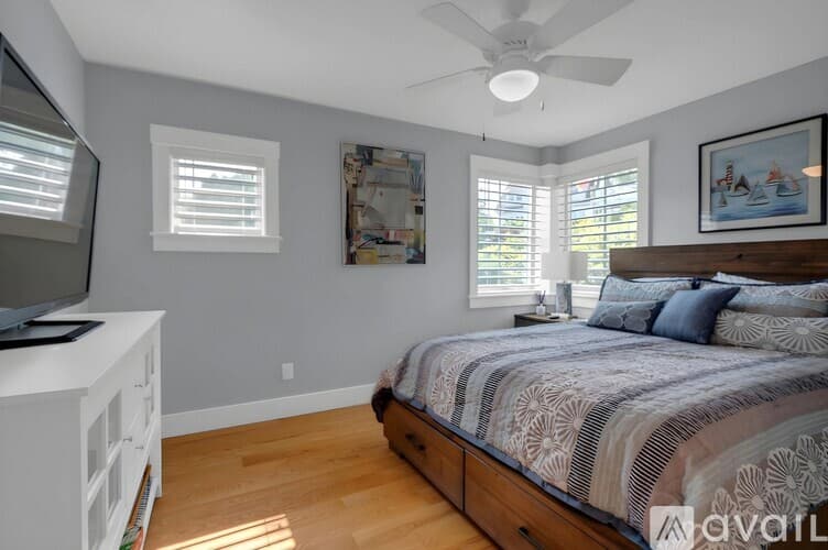 York House: 84 Bald Head Cliff Rd